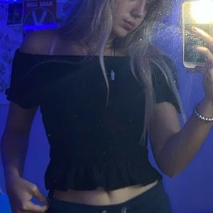 Cute off shoulder top!